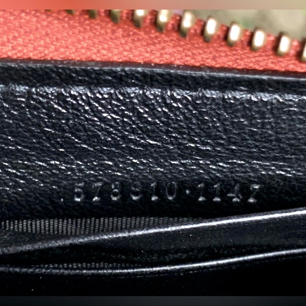 Gucci Authentic Marmot Diagonal Quilted. Leather Zip Around Wallet EC - Picture 6 of 11